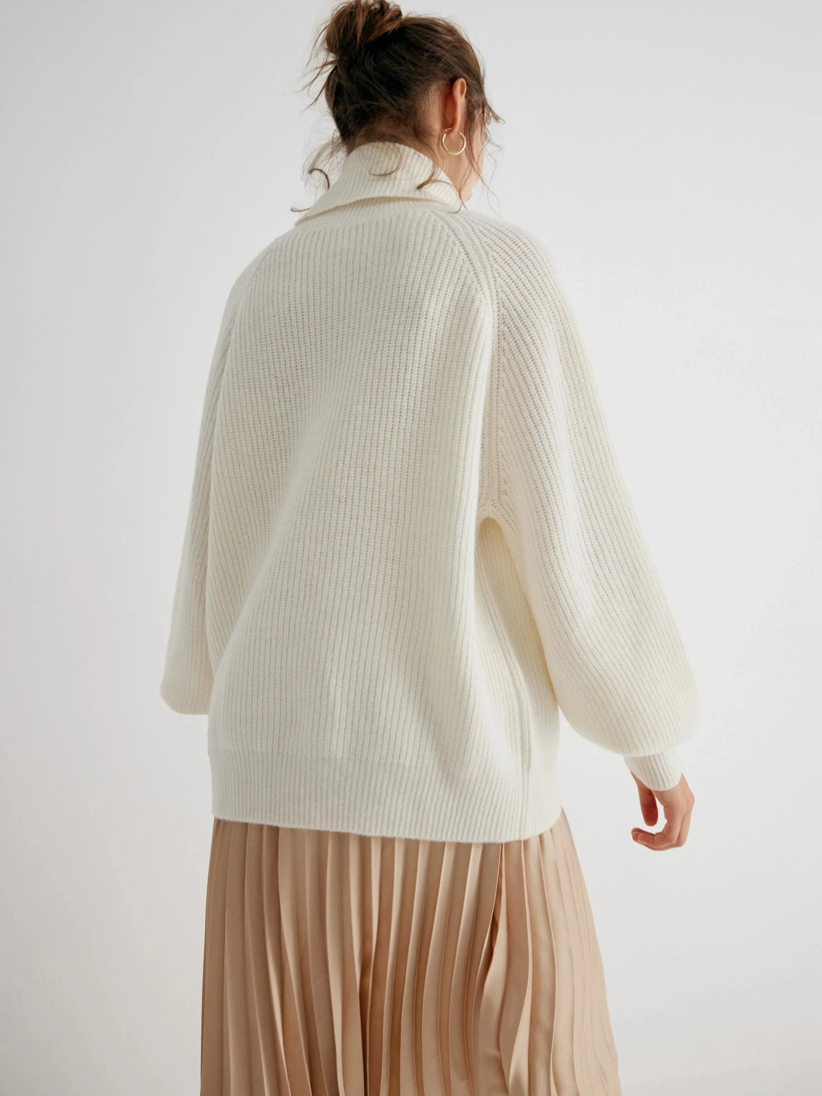 Lana 100% Merino Wool White Oversized Turtleneck Pullover