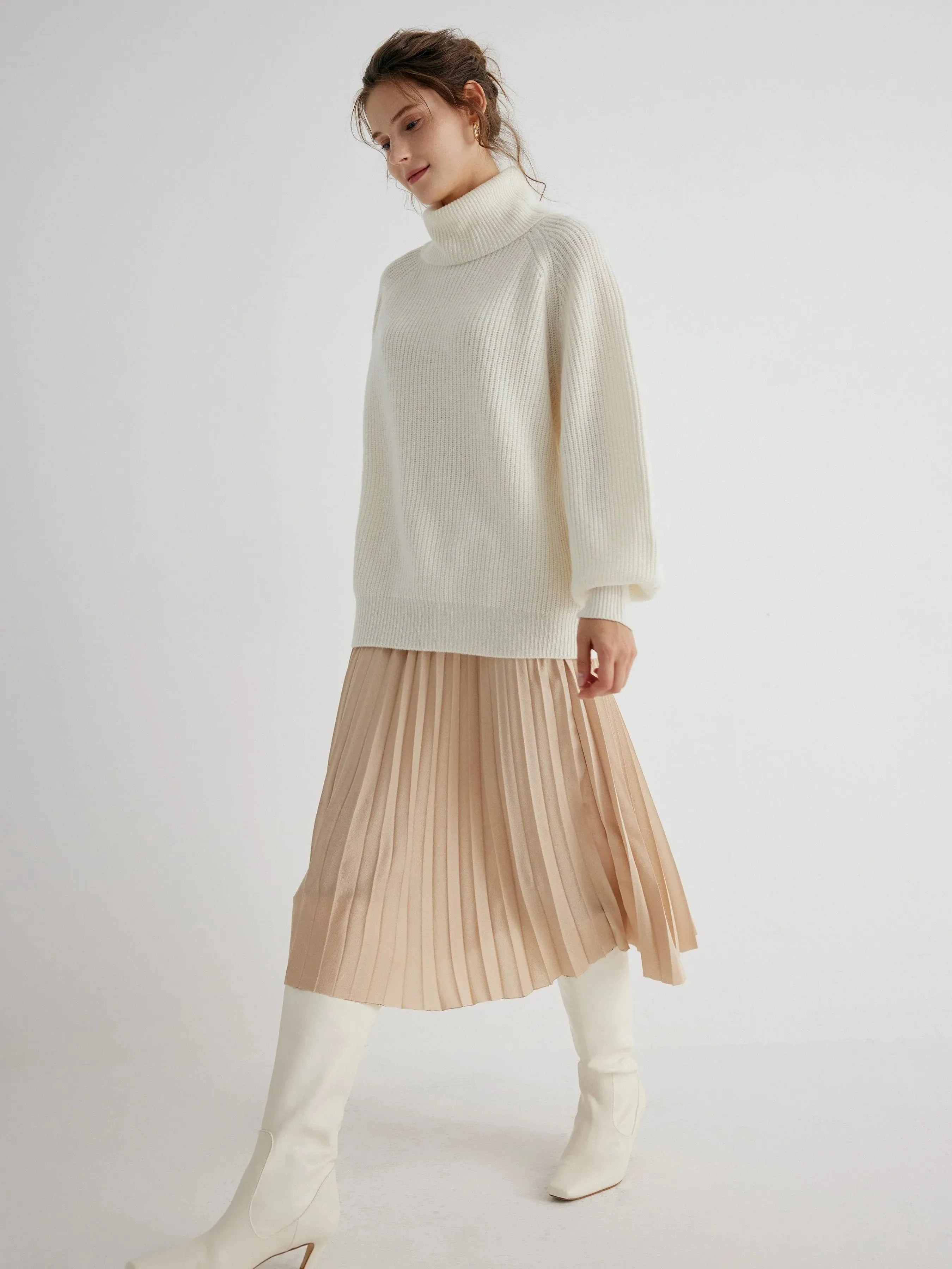 Lana 100% Merino Wool White Oversized Turtleneck Pullover