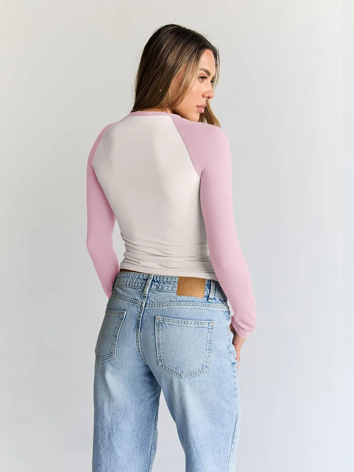 Trendy Queen Women's Long Sleeve Shirts Slim Fit Stretchy Color Block Slightly Cropped Tops