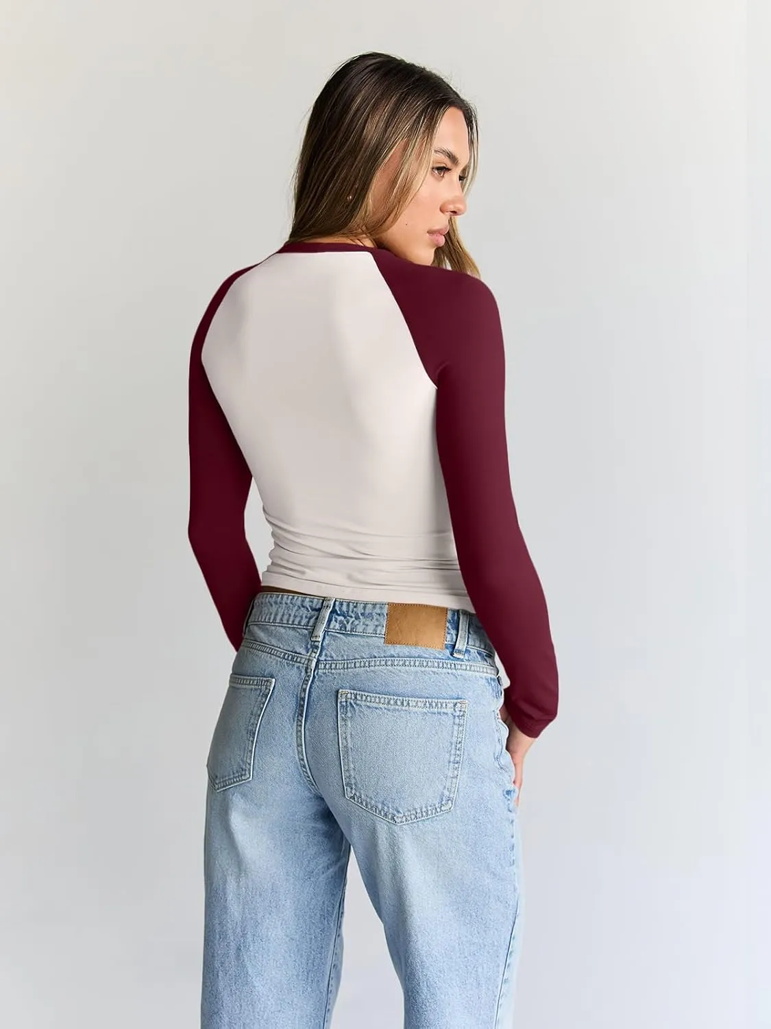Trendy Queen Women's Long Sleeve Shirts Slim Fit Stretchy Color Block Slightly Cropped Tops