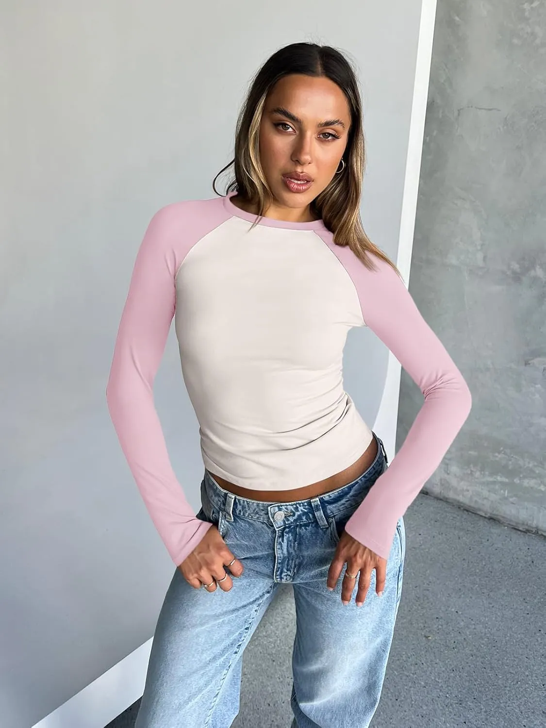 Trendy Queen Women's Long Sleeve Shirts Slim Fit Stretchy Color Block Slightly Cropped Tops