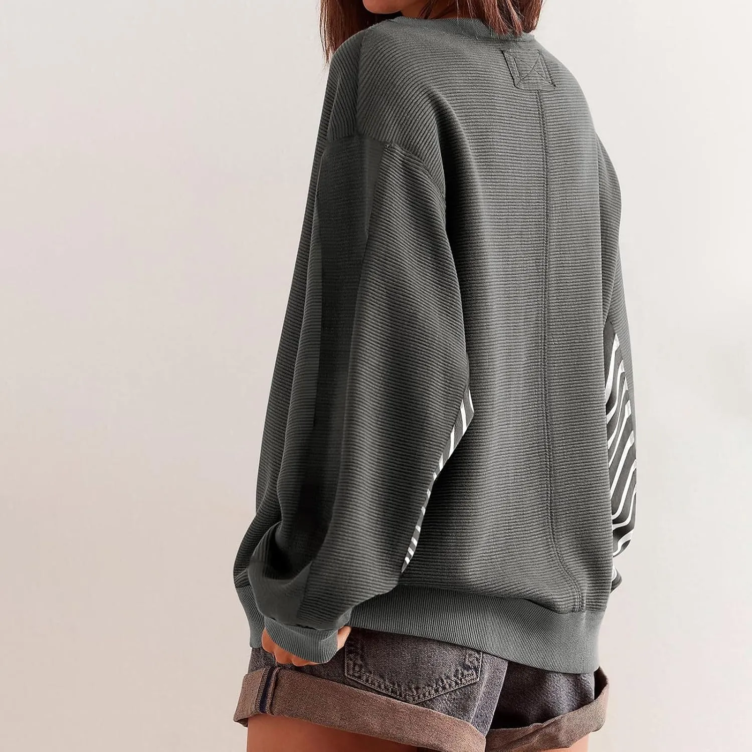 Women's Oversized Sweatshirts Trendy Long Sleeve Crew Neck Corduroy Pullover Tops Loose Comfy Fall Outfits 2024